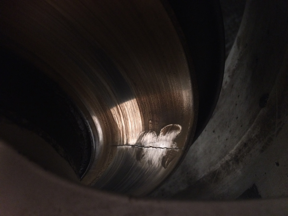 Неожиданная находка. Треснул тормозной диск. — Saab 9-3 (2G), 2 л, 2008 ...