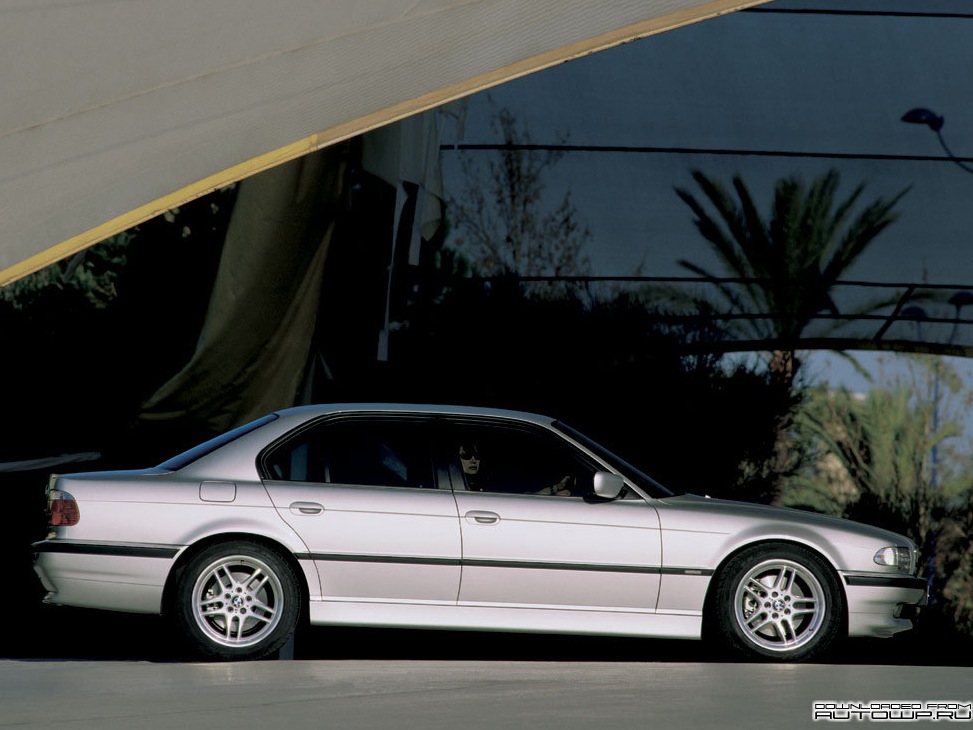 обзор на BMW 7 e38