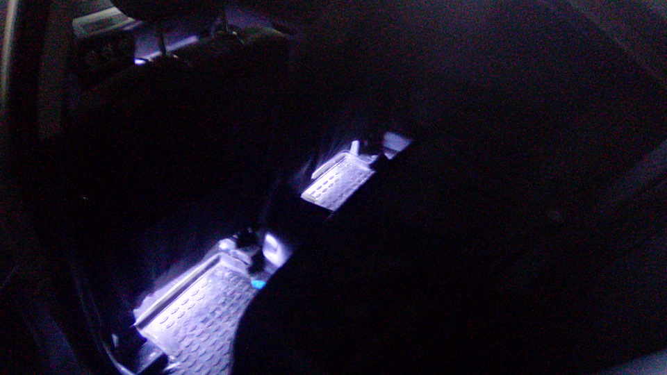 Сзади — Mitsubishi Lancer X