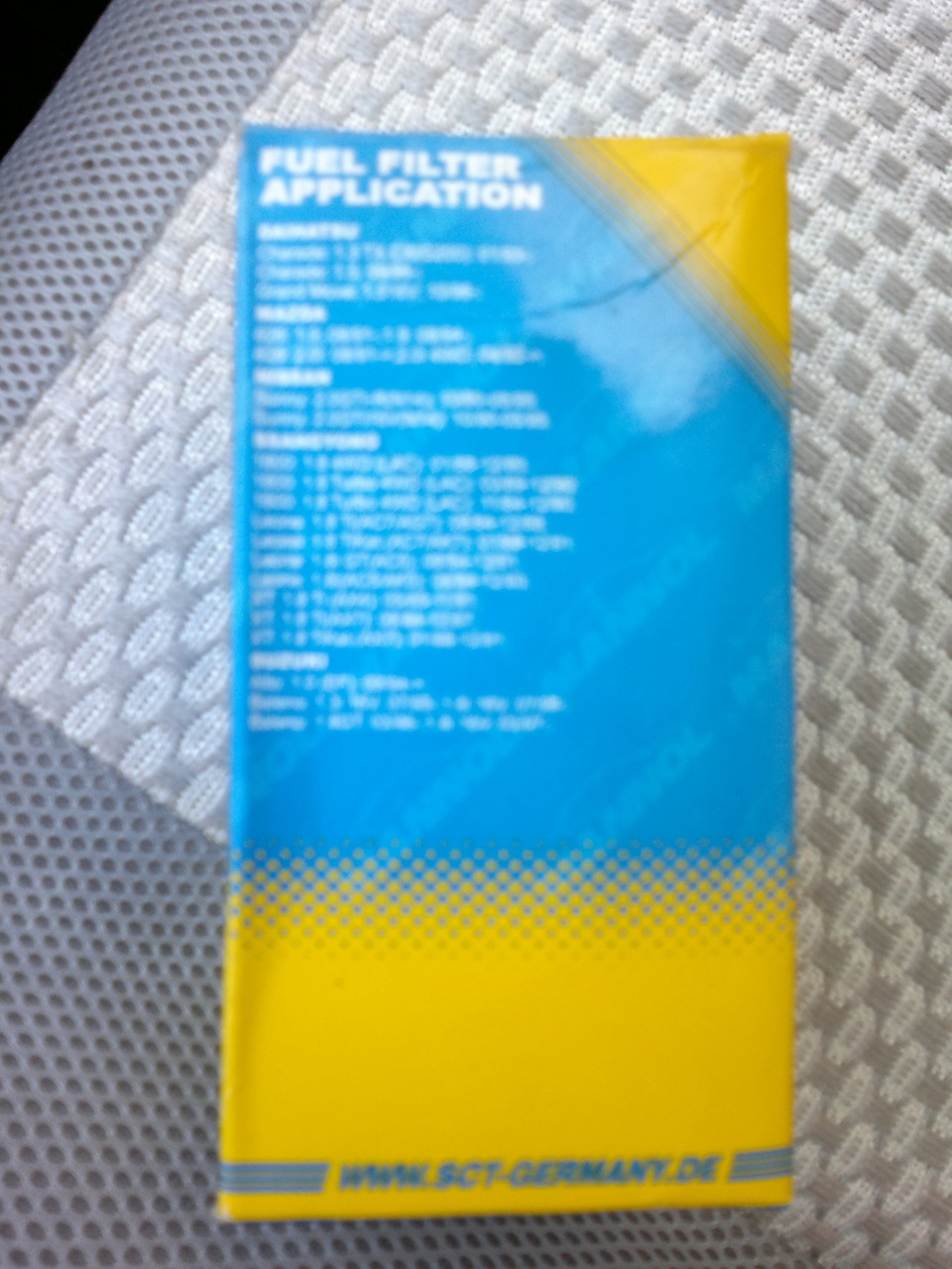 Подготовка к замене топливного фильтра — Mazda 626 IV (GE), 1,8 л, 1994 ...