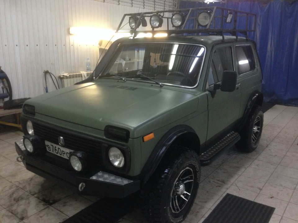 Ваз 2121 нива цвета кузова. Зелёный металлик 2121 нива. Аллигатор 309 ваз. Ваз 2121 зеленая. Нива аллигатор.