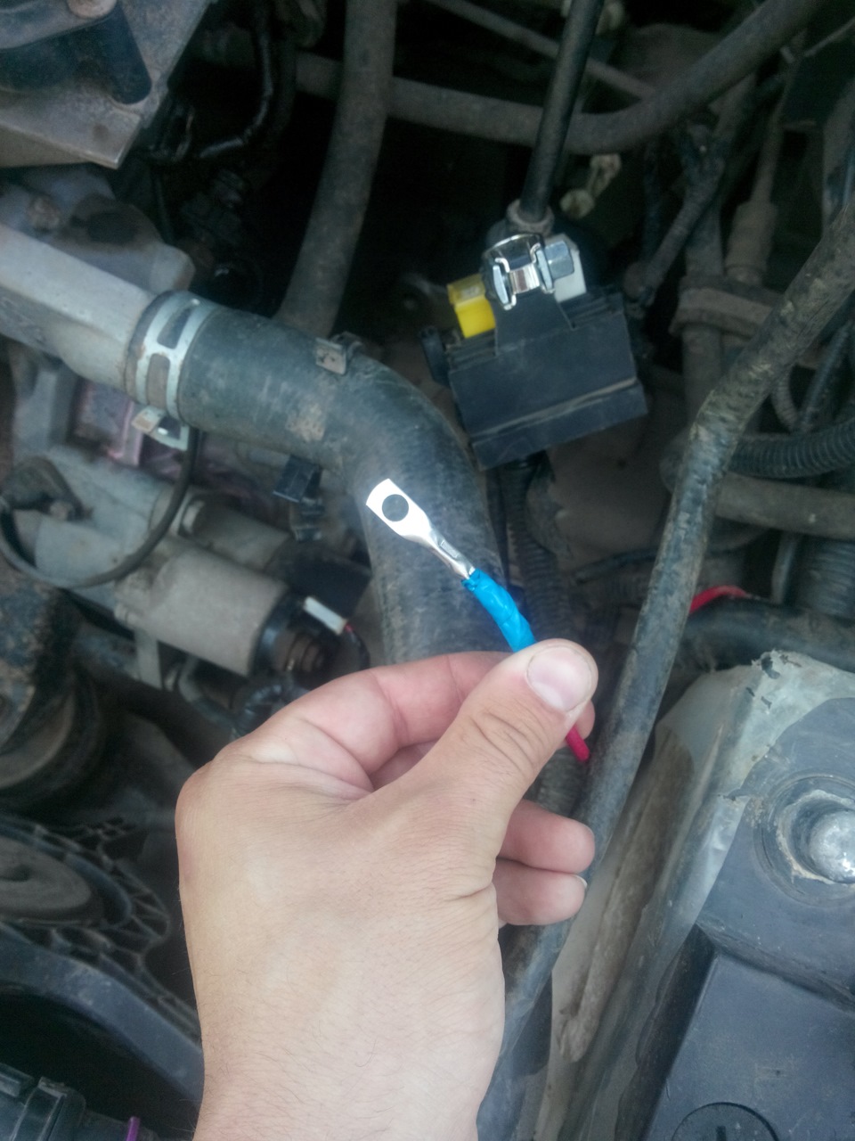 Предохранитель сука… и непонятная белая фишка… — Chery Amulet, 1,6 л ...