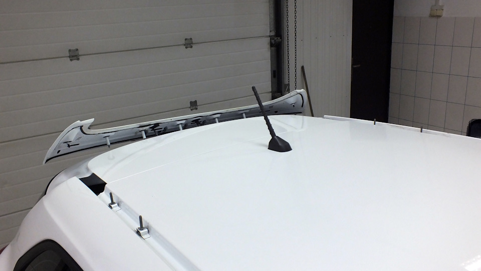 6267515s 960 белый киа сид с черной крышей