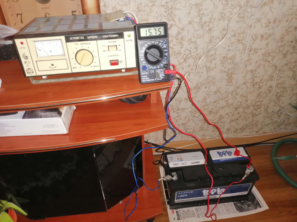 Профилактика аккумулятора — Volvo XC60 (1G), 2,4 л, 2014 года | своими ...