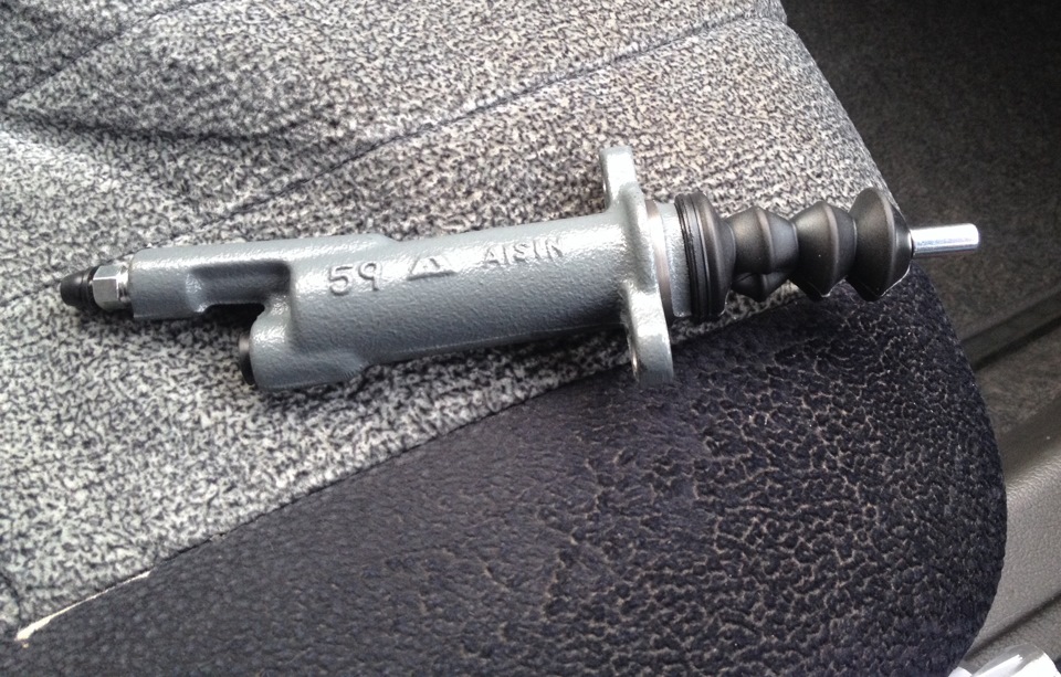 Выжимной цилиндр — Toyota Chaser (100), 3 л, 1997 года | другое | DRIVE2