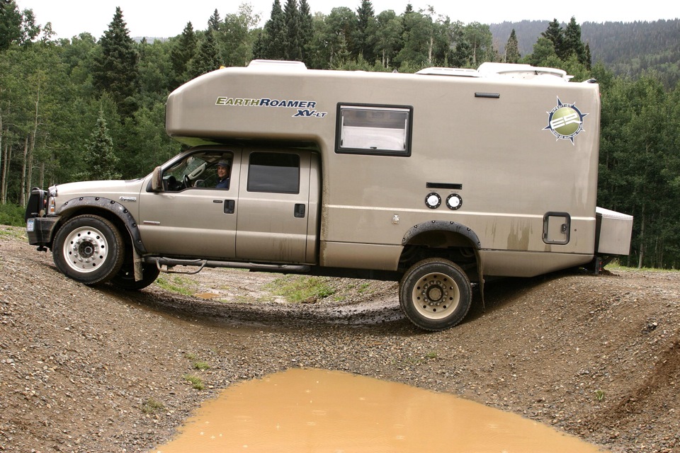 Форд модуле. Ford f-350 с жилым модулем. Mercedes Sprinter EARTHROAMER XV. Прицеп автодом для пикапа. Автокемпинг Форд ф550.