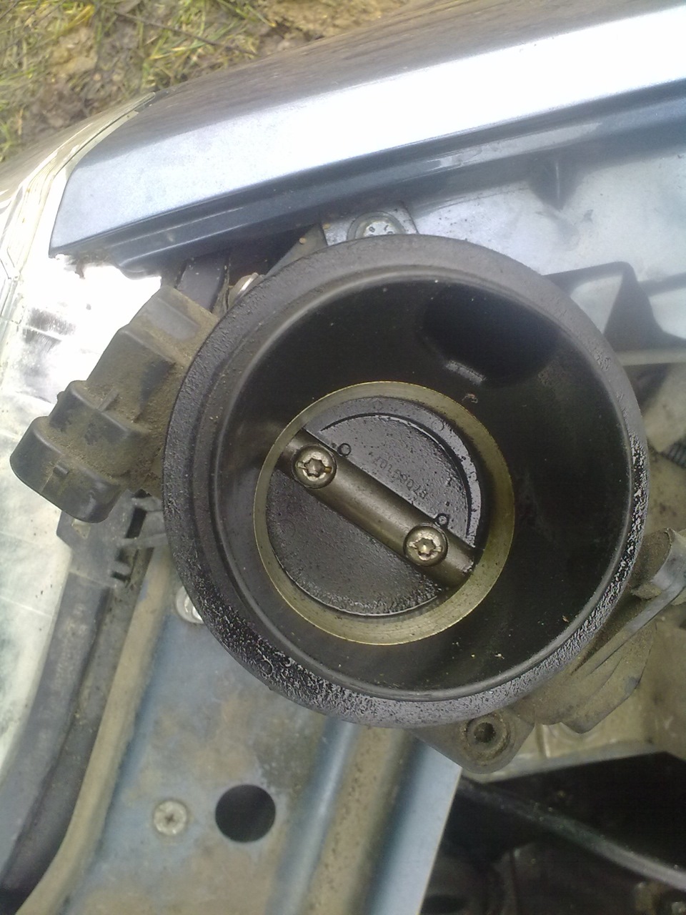 Чистка дроссельного узла — Renault Logan (1G), 1,6 л, 2010 года ...