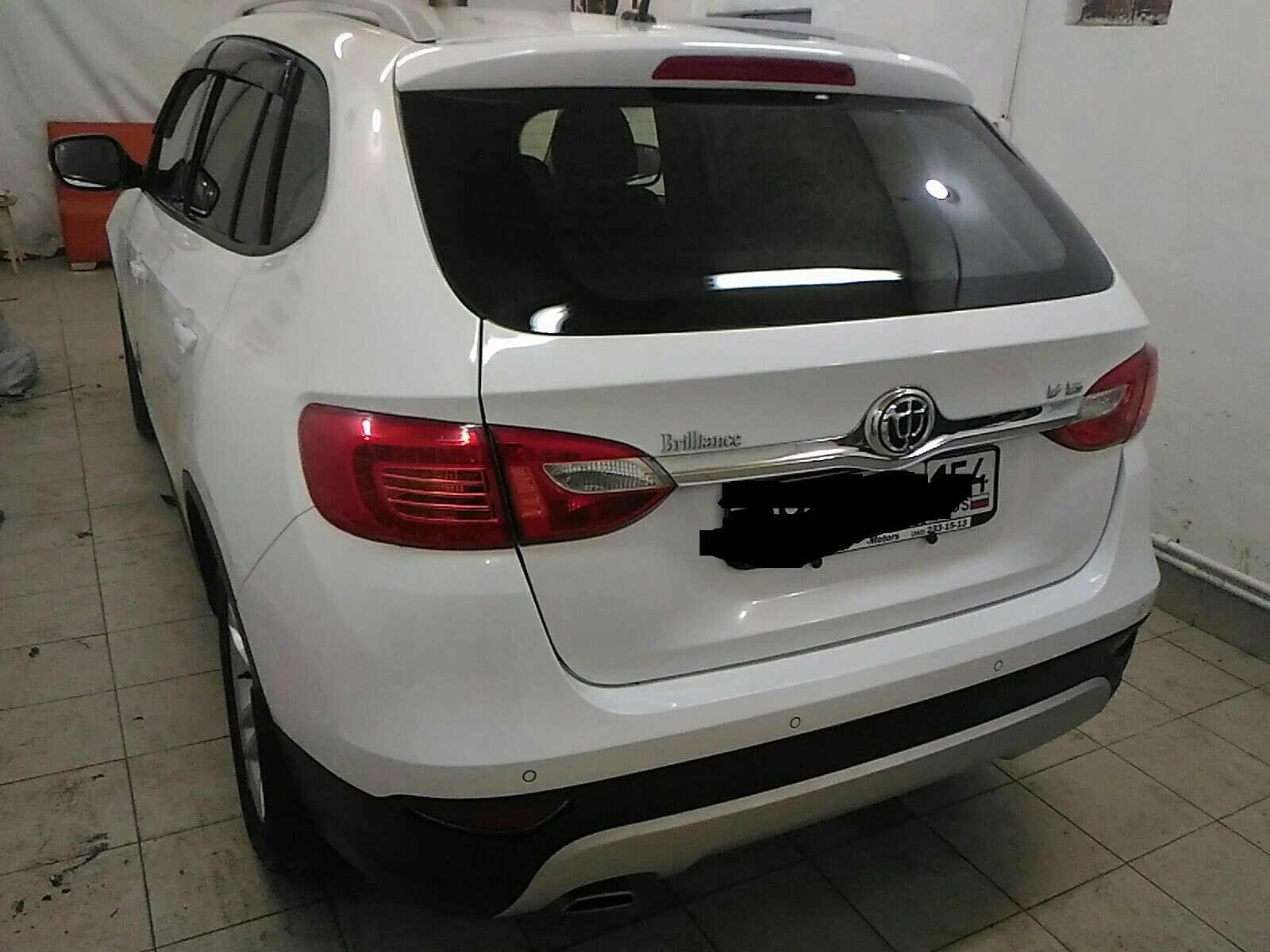 Замена заднего стекла. — Brilliance V5, 1,6 л, 2014 года | визит на ...