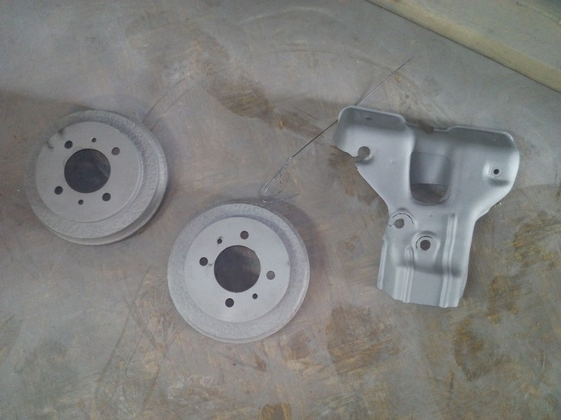 покраска задних барабанов и защиты выпускного коллектора — Nissan Sunny ...