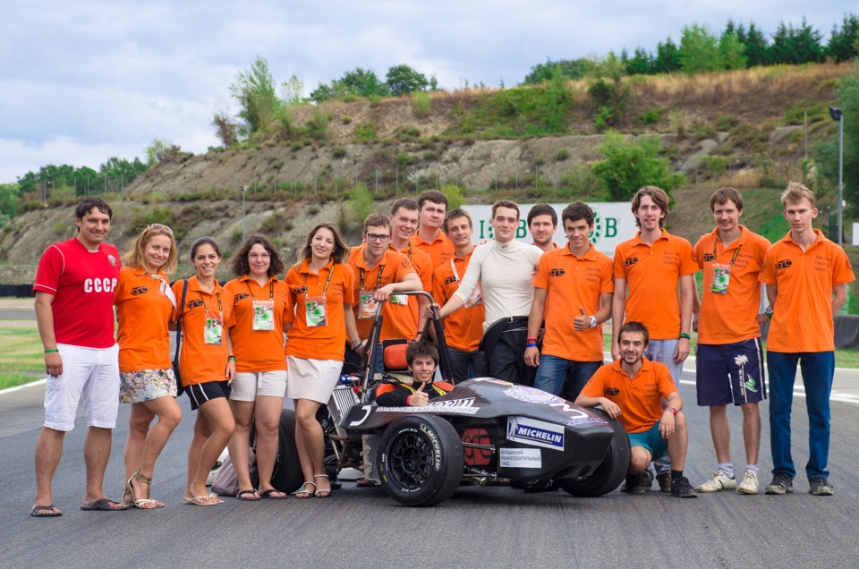 Team перевод. Bauman Racing Team. Формула студент Bauman Racing Team. Болид бауманка. Formula student команда.