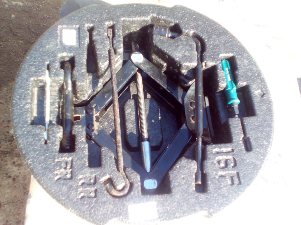 подскажите чего не хватает в инструментном наборе — KIA Cerato (3G), 1 ...