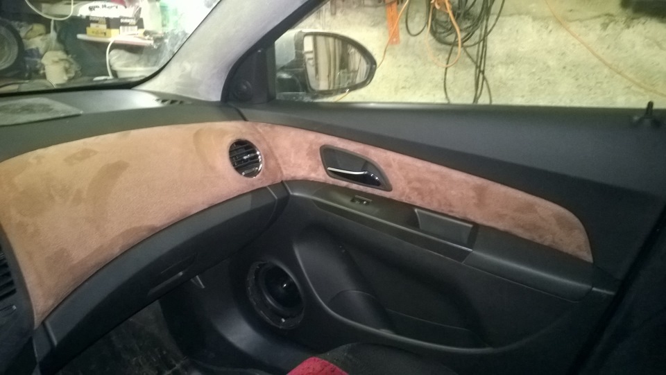 оклейка алькантарой! — Chevrolet Cruze (1G), 1,6 л, 2011 года ...