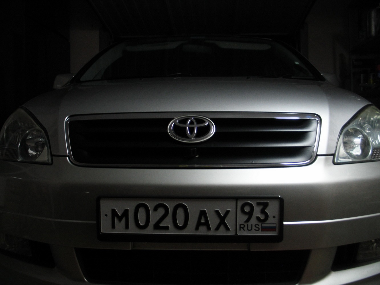     Toyota Ipsum 24 2003
