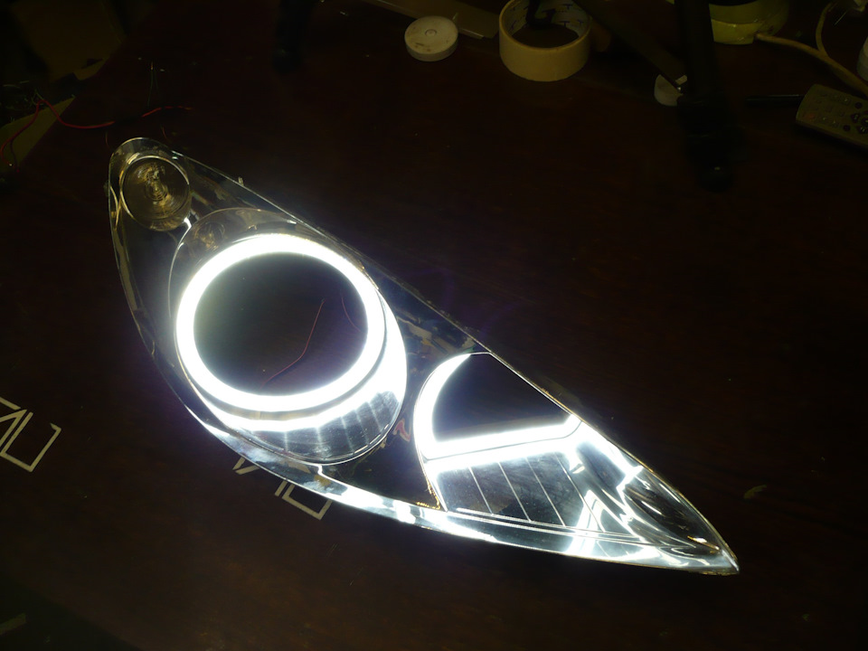 Peugeot 307 дорестайл. Светодиодные вставки в фары. — TAU tech на DRIVE2