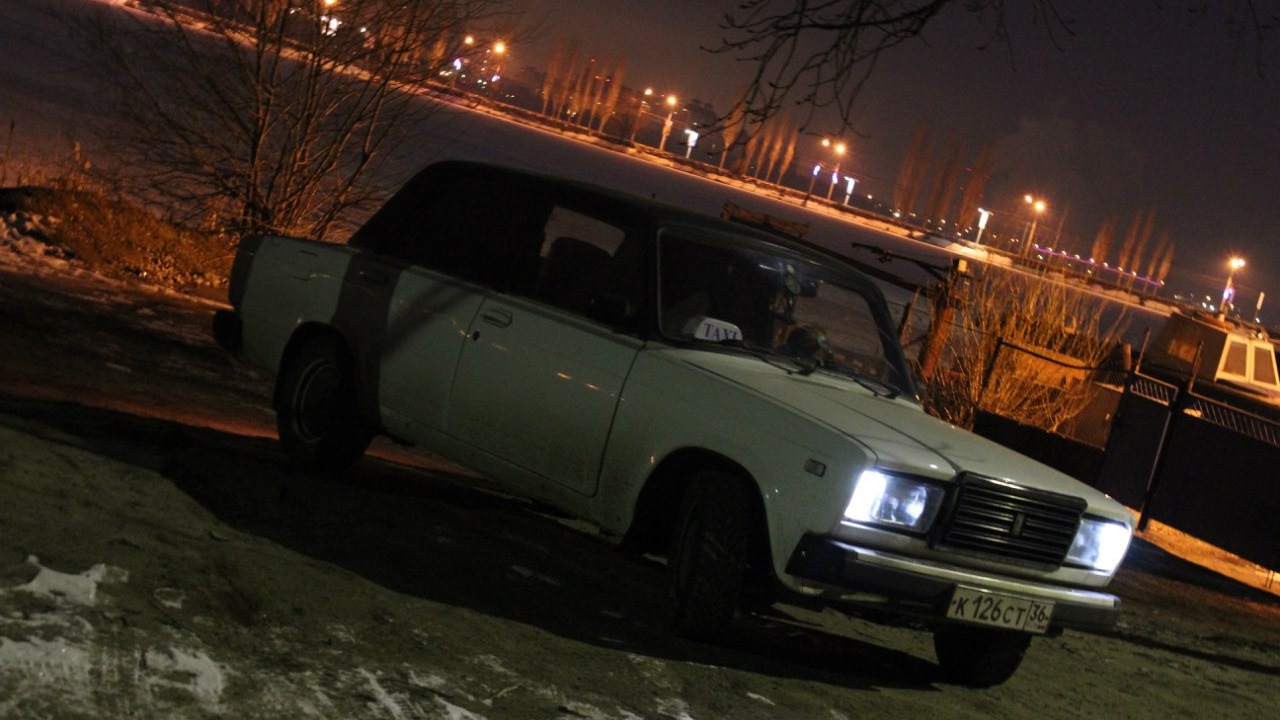 Lada 21070 1.5 бензиновый 2001 | Черно-белый TaZzz на DRIVE2