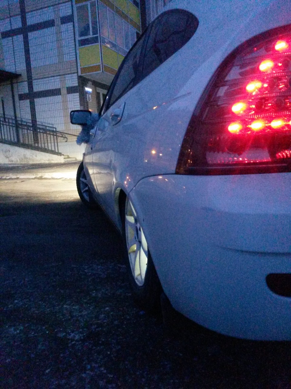 Новый сабик + дополнительная масса! — LADA Приора хэтчбек, 1,6 л., 2010 ...