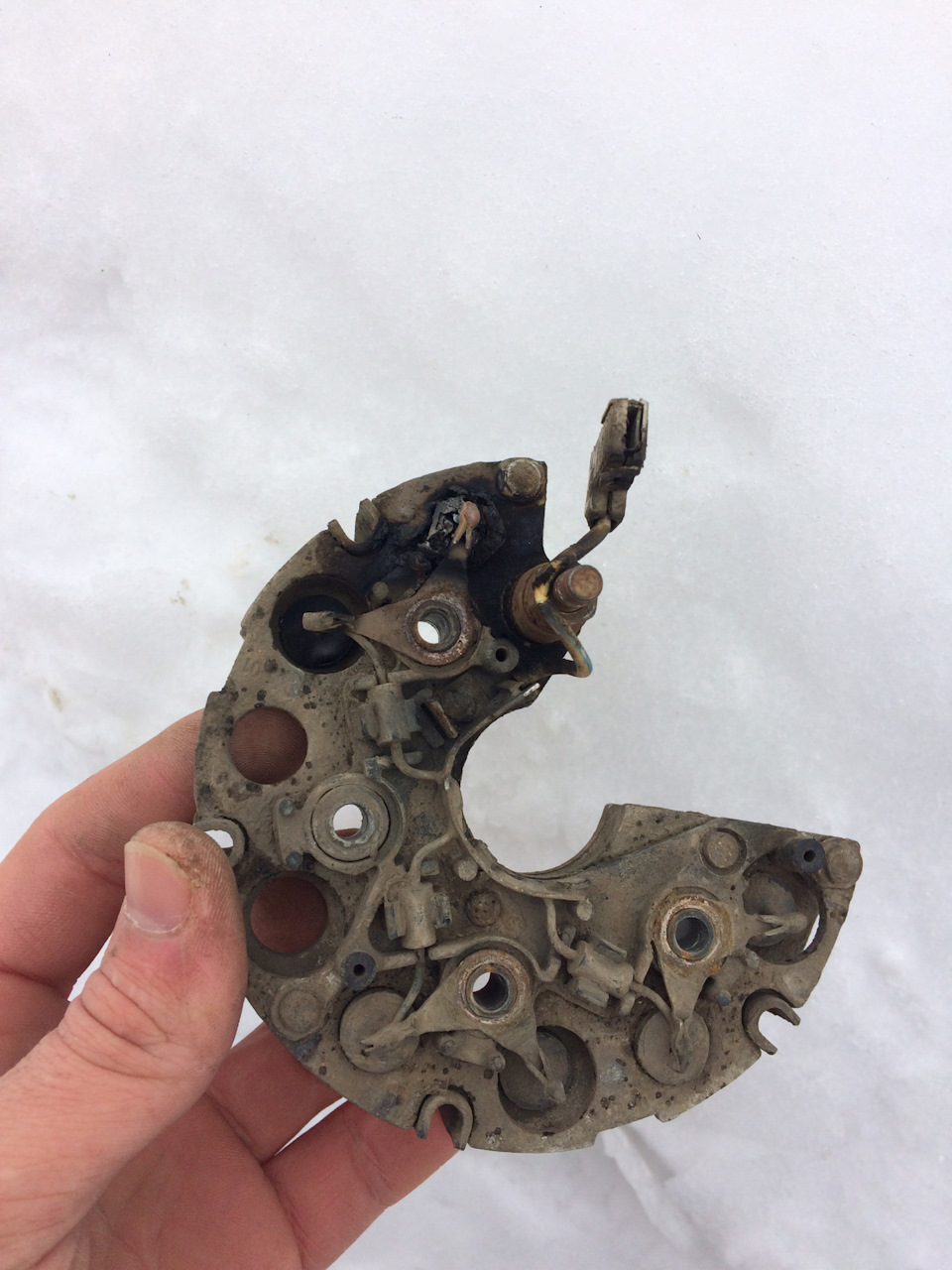 При зажигании перестала гореть лампа АКБ — Lada 21102, 1,5 л, 2000 года ...