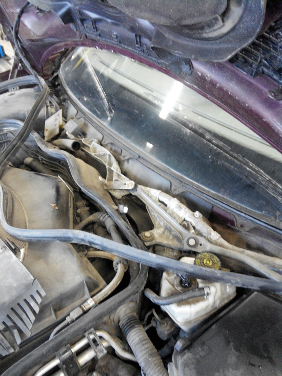 Не подскажите, как правильно собрать трапецию стеклоочистителя на W211 ...