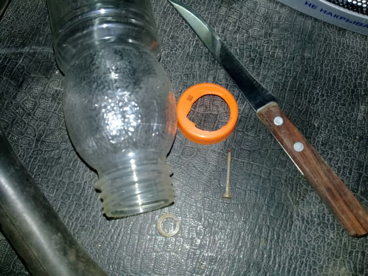 4д56 сапун двс. Вода через сапун. Сапун двс нива. Кидает масло из сапуна ямз 650. Сетка маслоотделителя ваз 2114.