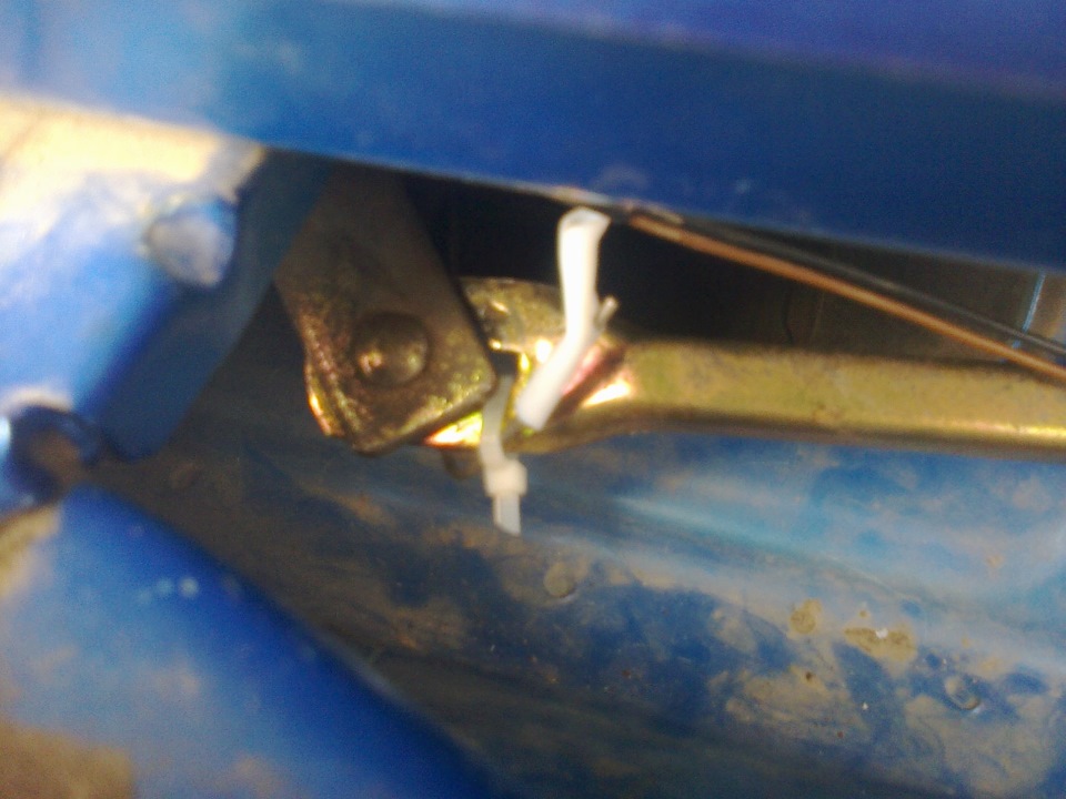 Сломался дворник — Renault Logan (1G), 1,4 л, 2006 года | своими руками ...