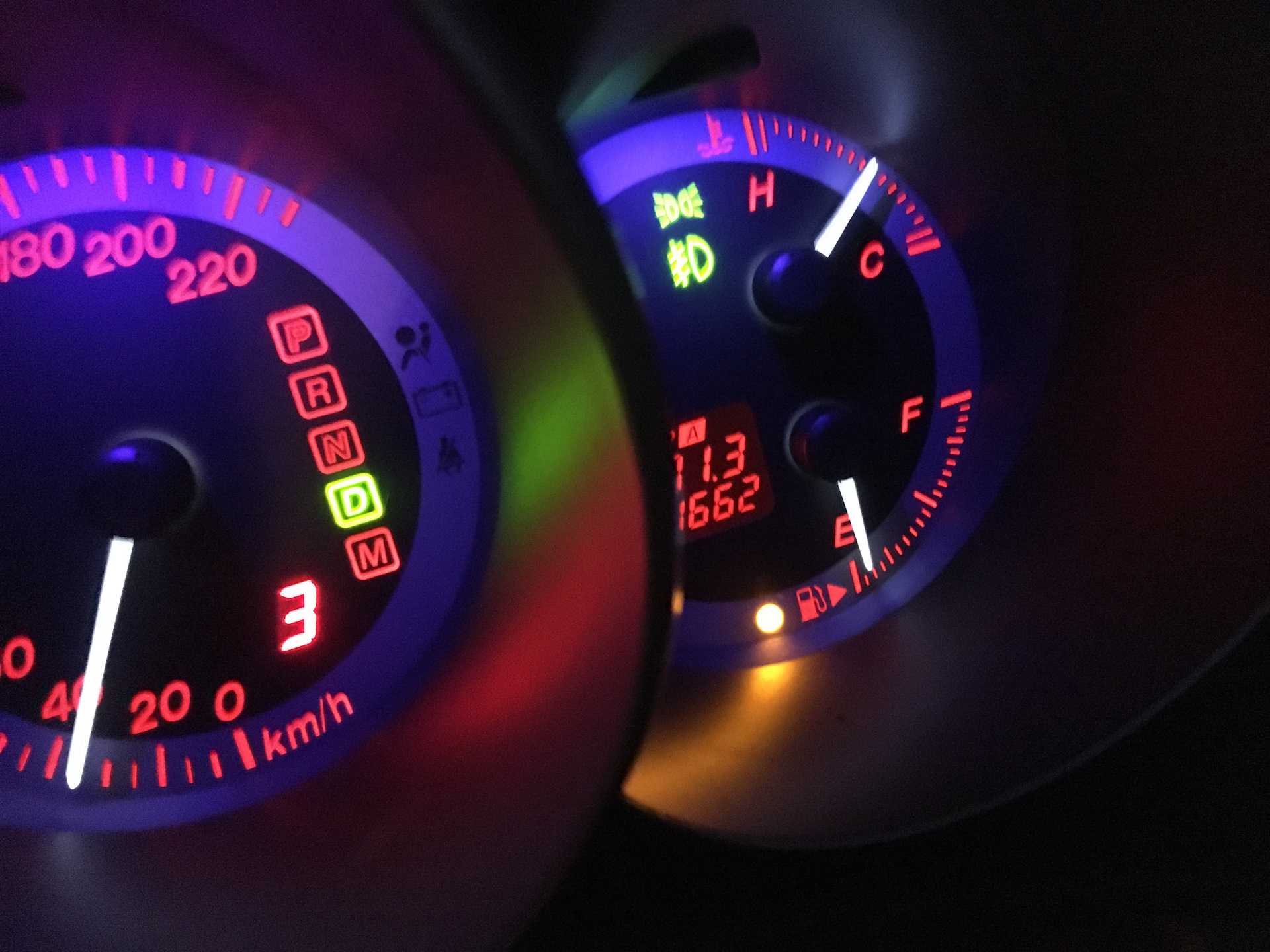 Лампочка бензина 0 Mazda 3