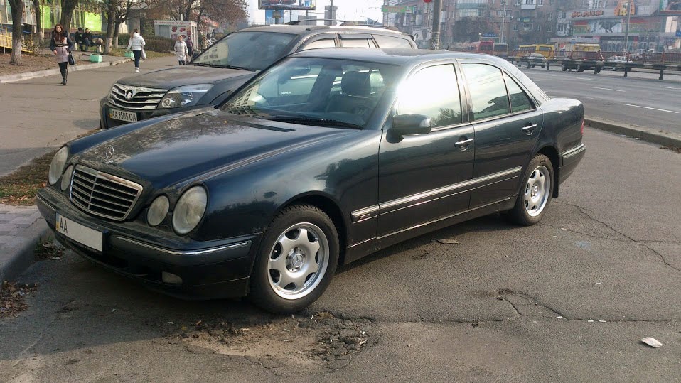 210 какой. Mercedes w210 3.2. Мерседес 210 r16. Mercedes Benz e class w210 3.2. Mercedes w210 r16.