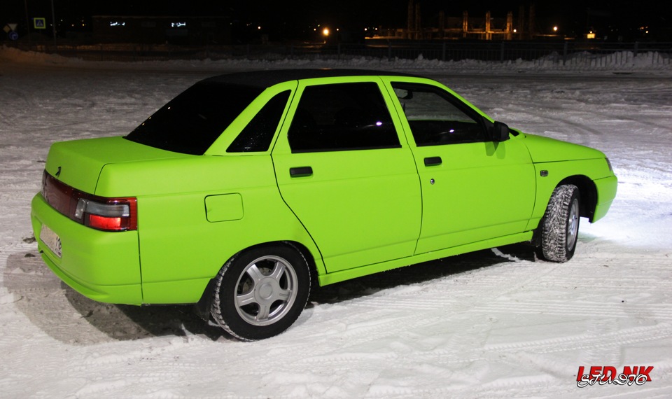 Зеленую десятку. ВАЗ 2110 салатовая. ВАЗ 2110 ярко зеленый. ВАЗ 2110 - 30 зелёная. ВАЗ 2110 светло зеленый.