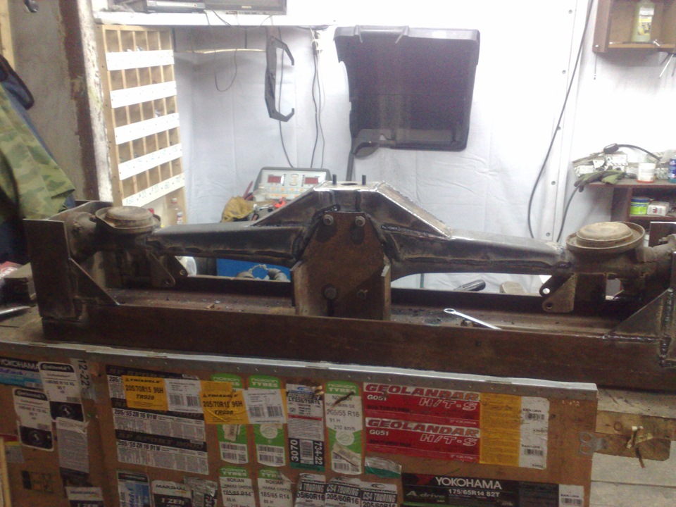 помощь другу в лифтовке нивы)))часть 1 (задний мост) — Mercedes-Benz ...