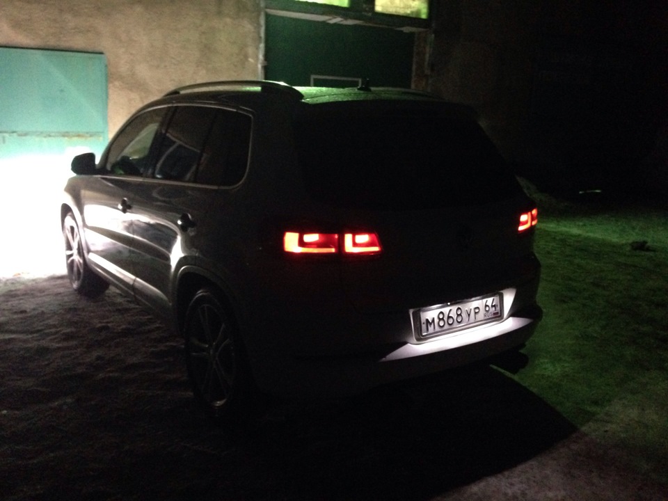 Led подсветка номера — Volkswagen Tiguan (1G), 2 л, 2012 года ...