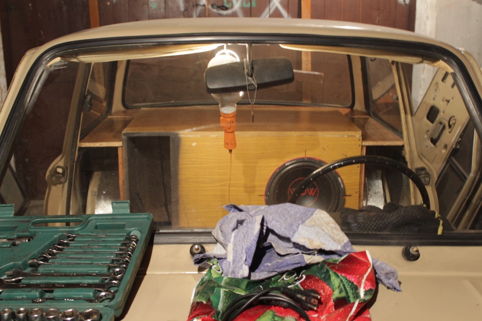 установка саба на место, 1 подключение) — ЗАЗ 968, 1994 года | автозвук ...