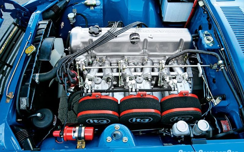 Nissan OHC L28 Engine. 