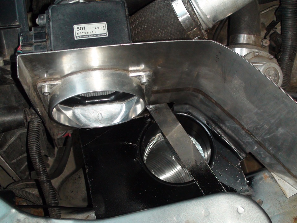 Фото в бортжурнале Mitsubishi Eclipse (3G). Запчасти на фото: E5T08171