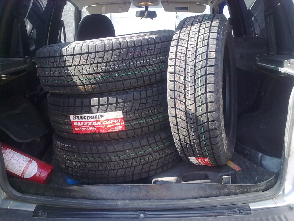 215 65 r16 blizzak. 215 65 R16c Бриджстоун. Bridgestone LM 32 215 65 r16c.