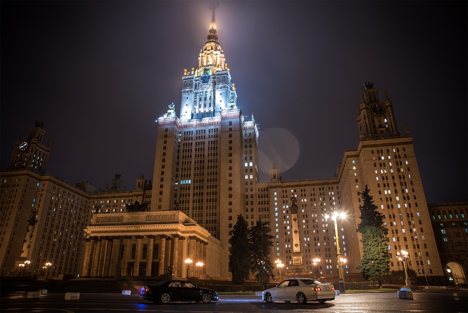 Квартира в москве рядом с мгу. ЖК возле МГУ. МГУ вблизи. Девчонки возле МГУ. Сакура около МГУ.