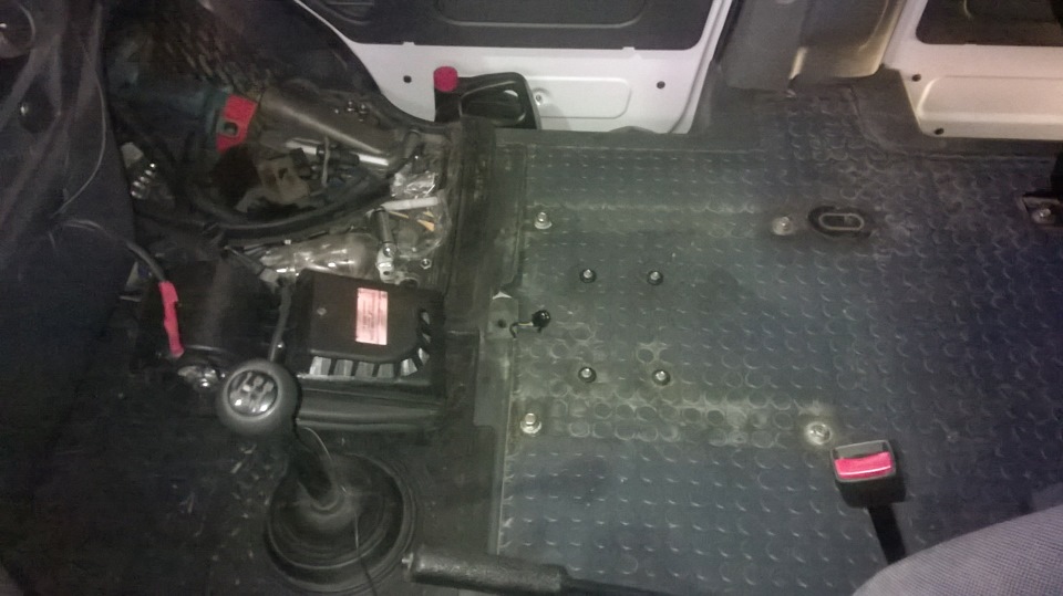 Газель 7 местная фермер доп печка. Газель сделать теплее. Газель сделать теплее. Делаем тепло в кабине газель. Шланг отопителя уаз 469.