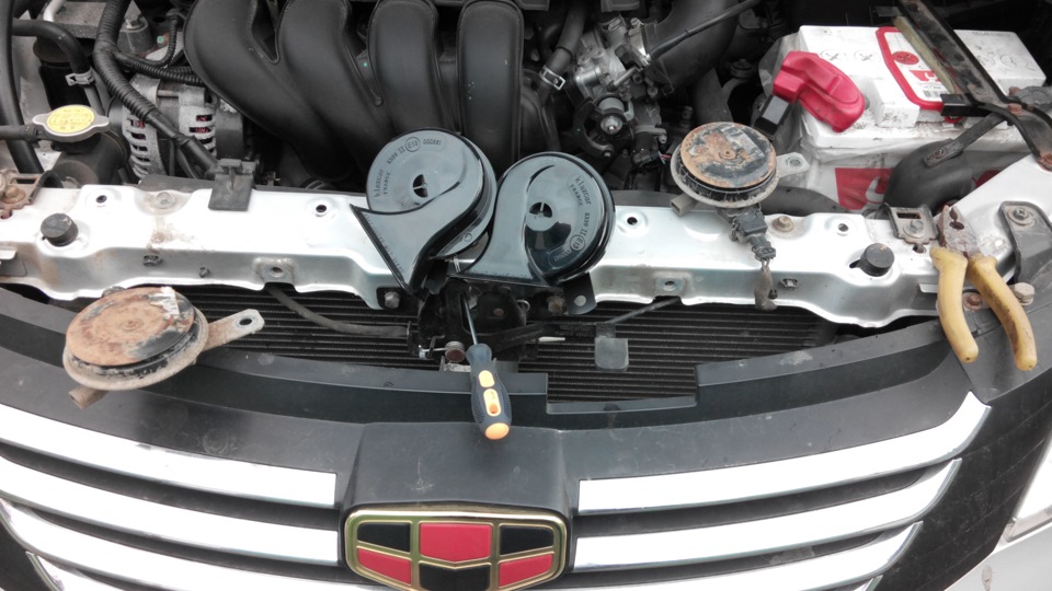 Сменил тональность сигнала. — Geely Emgrand EC7 FE-1, 1,8 л, 2012 года ...