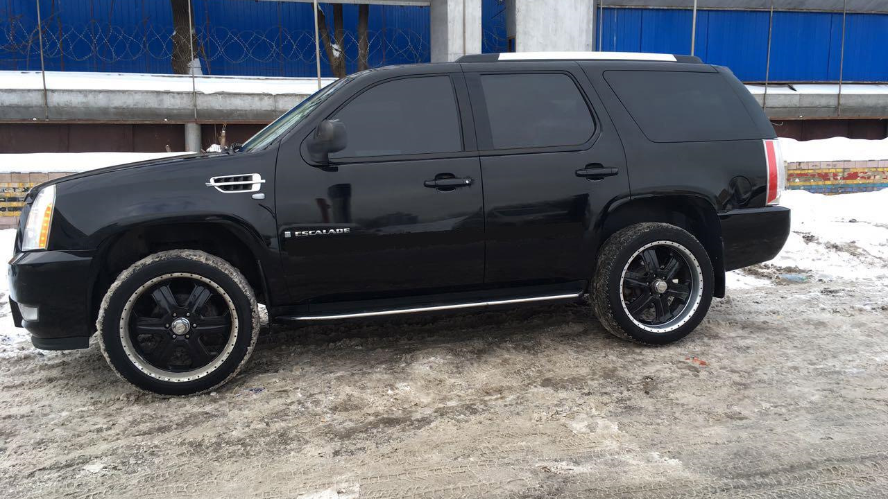 Cadillac Escalade Black r22