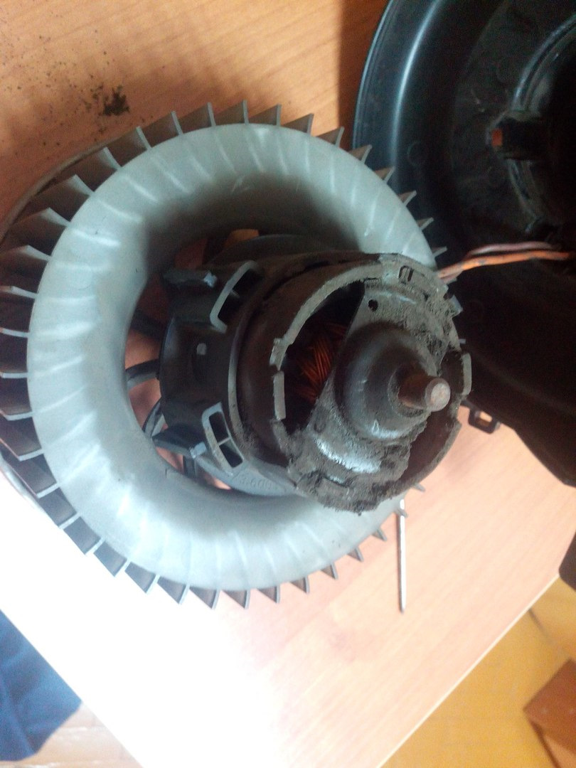 Вентилятор печки поло седан. Ремонт печки поло. Ремонт печки поло. Моторчик печки. Заслонки печки поло седан 2013.