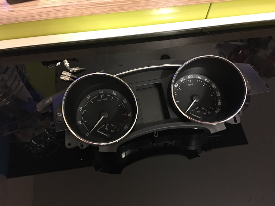 Перепайка приборки, магнитолы, КПП и переключателя света фар — Skoda ...