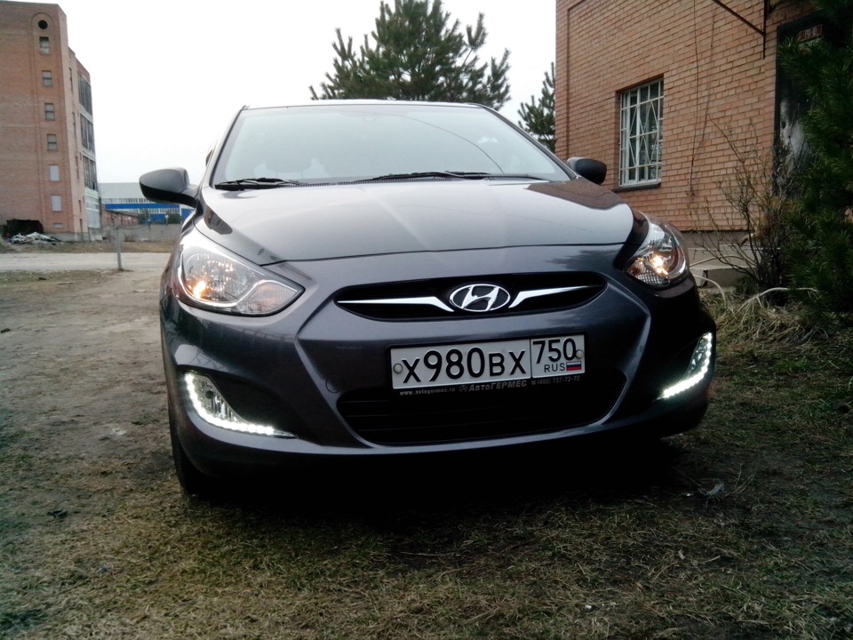 Сведодиодные ДХО с ПТФ — Hyundai Solaris Hatchback, 1,4 л, 2013 года ...