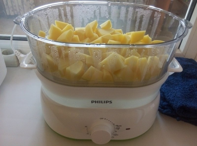 пароварка для мяса. говядина в пароварке. говядина на пару в пароварке. говядина на пару в мультиварке. приготовлено на пару мясо.