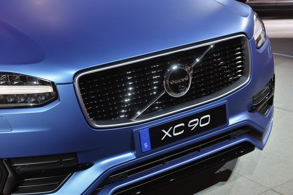 Volvo xc90 r design отличия