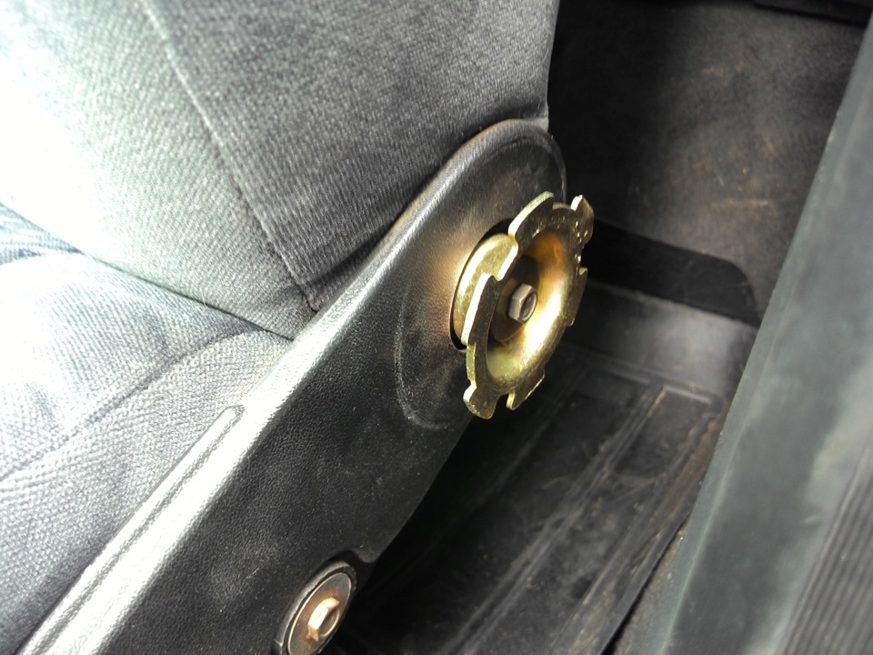 чистка дросселя и замена сеточки бензонасоса — Lada Приора хэтчбек, 1,6 ...