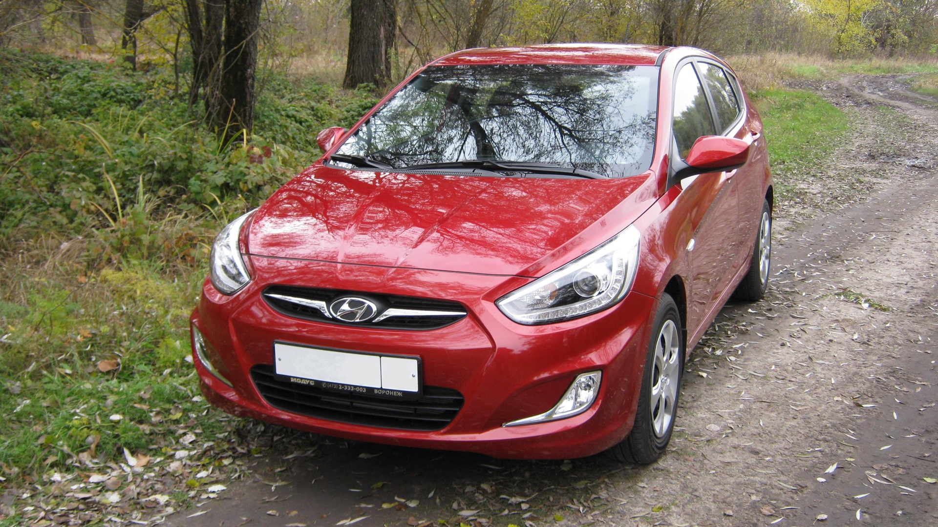 Hyundai Solaris Hatchback 1.4 бензиновый 2013 | RedStyle на DRIVE2