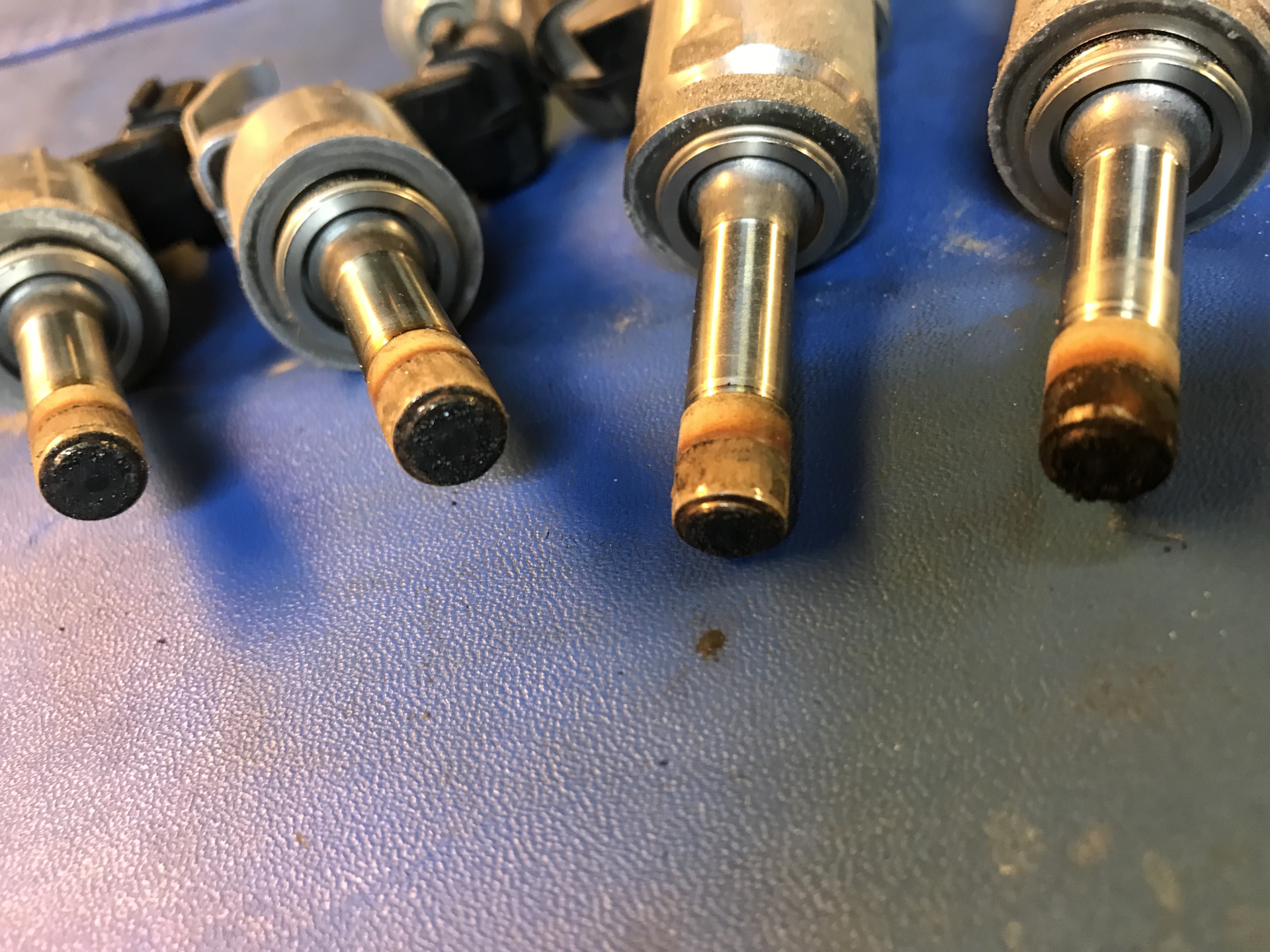 Чистка форсунок со снятием. — Mazda CX-5 (1G), 2 л, 2016 года ...