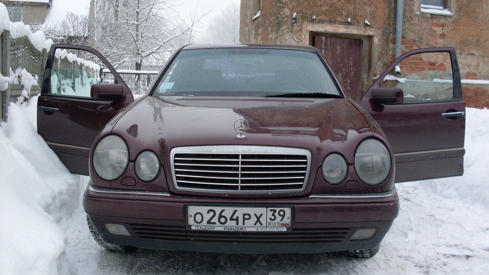 Mercedes Benz очкарик