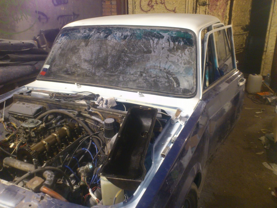 Покрытие верхней части машины жидкой резиной Plasti Dip (белый матовый ...