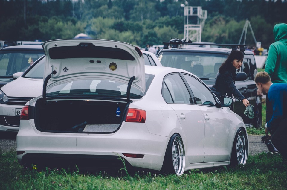 Volkswagen Jetta 6 stance