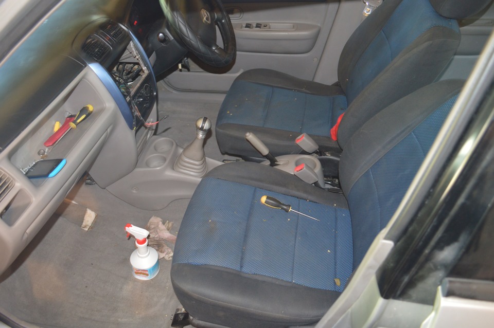Уборка салона часть 5 — Mazda Demio (1G), 1,3 л, 2001 года | мойка | DRIVE2
