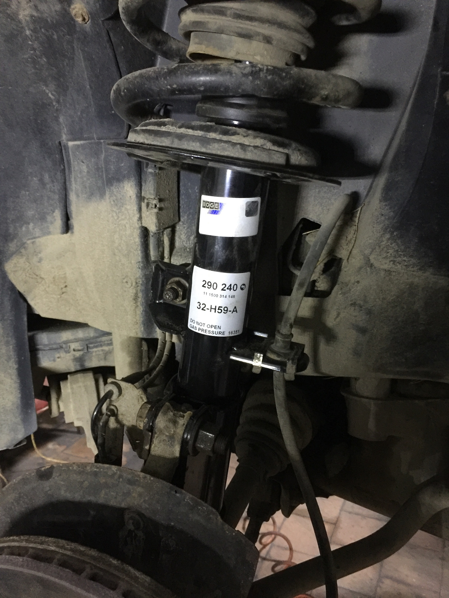 Замена передних амортизаторов - BMW X3 (F25), 3 л, 2011 года визит на сервис DRI